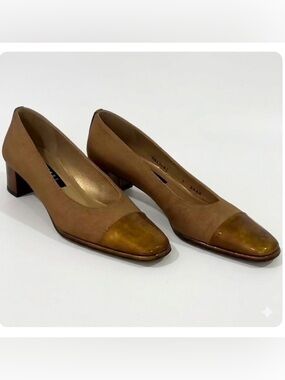 Stuart Weitzman Vintage Gold Pumps Made in Spain Size US 7 4A Super Slim